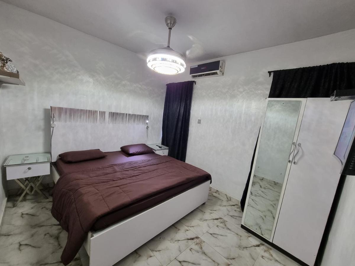 Cg Apartments Ikeja Exterior foto
