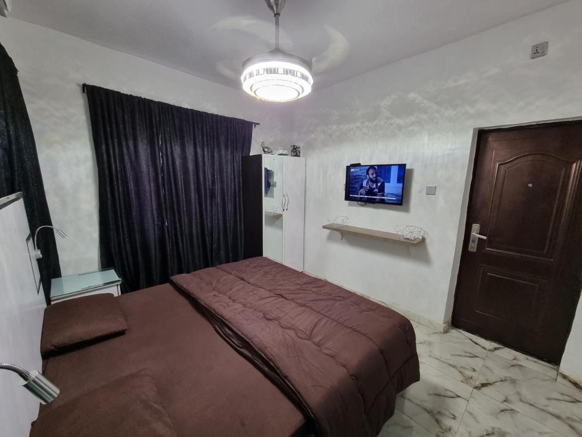 Cg Apartments Ikeja Exterior foto